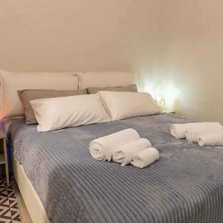 Casa Pino - Duplex In Town Apartment